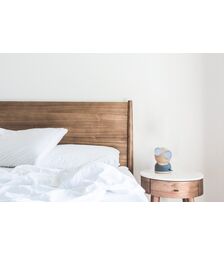 Designnest® GoggleLamp |Mr Watt| Επιτραπέζιο Φωτιστικό από ξύλο σφενδάμου και αλουμίνιο με ρύθμιση φωτεινότητας αφής (red/wood)