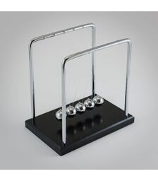 The Source Newton’s Cradle Η κούνια του Νεύτωνα