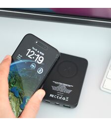 Tellur Compact Pro WPD101 Μαγνητικό Φορητό Power Bank 10.000mAh σε μαύρο χρώμα (TLL158381)