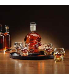The Source Skull Decanter Σετ Ποτού 5 Τεμαχίων και δίσκος σε σχήμα κρανίου