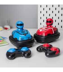 The Source Bumper Cars Ατέλειωτο παιχνίδι με δύο τηλεχειριζόμενα συγκρουόμενα αυτοκινητάκια