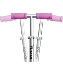 Razor Rollie Τρίτροχο παιδικό πατίνι με αφαιρούμενο καθισματάκι για παιδιά 2,5+ ετών σε χρώμα ροζ