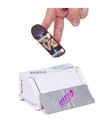 Tech Deck (VS) Versus Series Sk8shop, 2 Μινιατούρες Τροχοσανίδες - 1 Εμπόδιο/Ράμπα