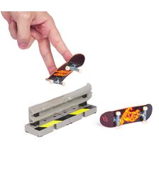 Tech Deck (VS) Versus Series Sk8shop, 2 Μινιατούρες Τροχοσανίδες - 1 Εμπόδιο/Ράμπα
