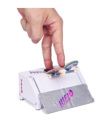 Tech Deck (VS) Versus Series Sk8shop, 2 Μινιατούρες Τροχοσανίδες - 1 Εμπόδιο/Ράμπα