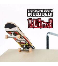 Tech Deck performance series, shred πυραμίδα σειρά με μεταλλικό rail και blind μίνι τροχοσανίδα
