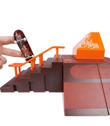 Tech Deck  X-Connect  Park Creator - 1 Μινιατούρα Τροχοσανίδα και 1 Ράμπα