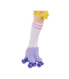 Mattel Barbie Dream Besties Roller Skate: Renee (JFX99)
