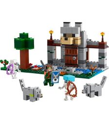 LEGO® Minecraft®: The Wolf Stronghold (21261)