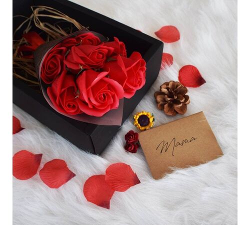 Red Rose Black Box – 7 Κόκκινα Τριαντάφυλλα σε Μαύρο Κουτί – Μια Ρομαντική Έκπληξη