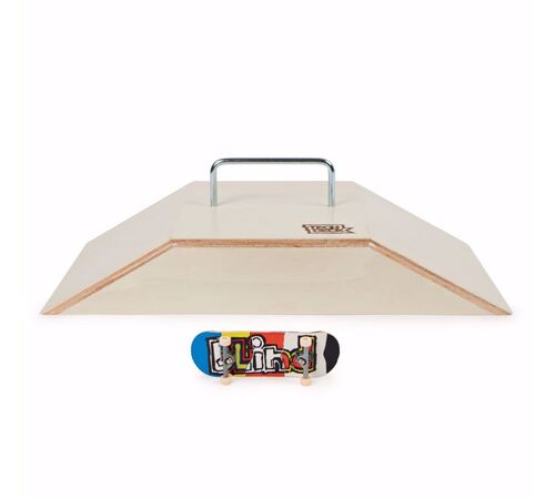 Tech Deck performance series, shred πυραμίδα σειρά με μεταλλικό rail και blind μίνι τροχοσανίδα