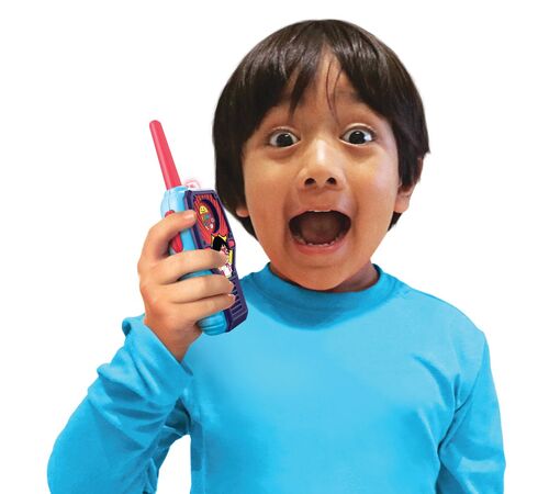eKids Ryan's World Walkie Talkies για παιδιά & ενήλικες με ενσωματωμένο μεγάφωνο και εμβέλεια 150 μέτρων (RW-212) (Μπλε/Κόκκινο/Θαλασσί)