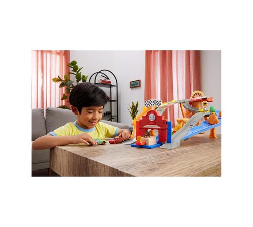 Mattel Disney Cars: Radiator Springs Race &amp; Rescue - Rescue Road Raceway (JFL57)