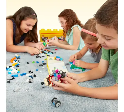 LEGO® Classic: Medium Creative Brick Box (10696)