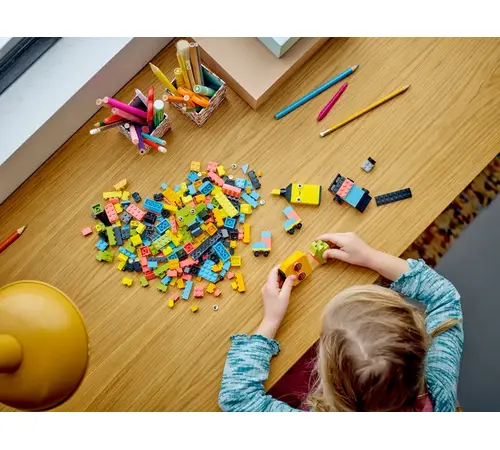 LEGO® Classic: Creative Neon Fun (11027)