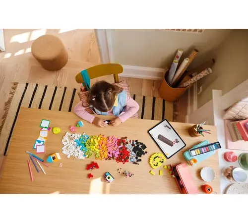 LEGO® Classic: Creative Happy Box (11042)