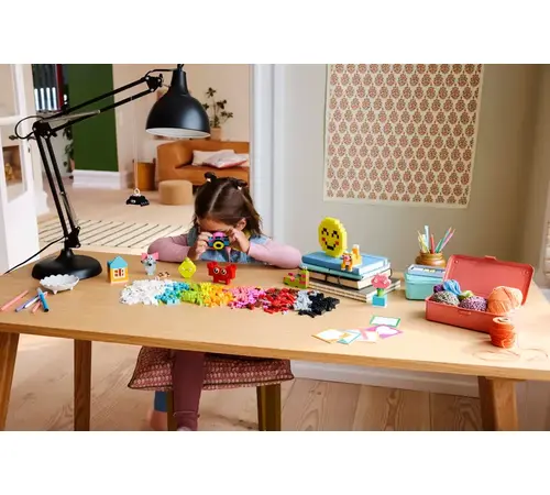 LEGO® Classic: Creative Happy Box (11042)