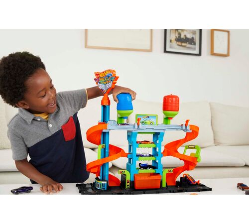 Mattel Hot Wheels City: Mega Tower Car Wash Color Shifters Playset (HDP05)